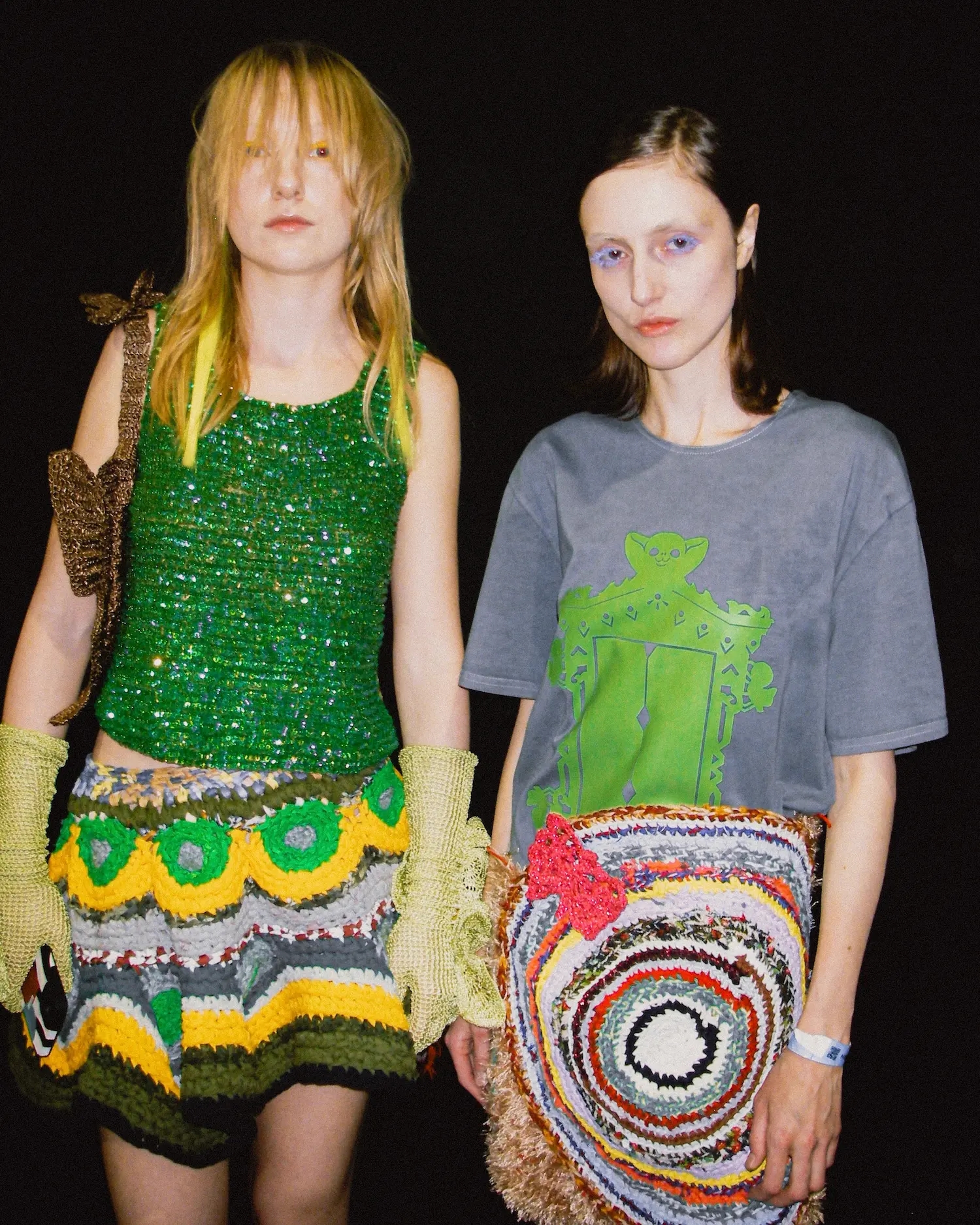 Топ, связанный крючком, украшен пайетками и бисером зелёного оттенка — нашего фирменного и любимого цвета. Единственный в своем роде повтора не будет. Подходит под размер S/M